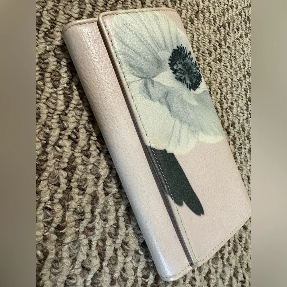 Authenticated Dior Diorissimo Voyaguer Leather Wallet With Chain And Charm